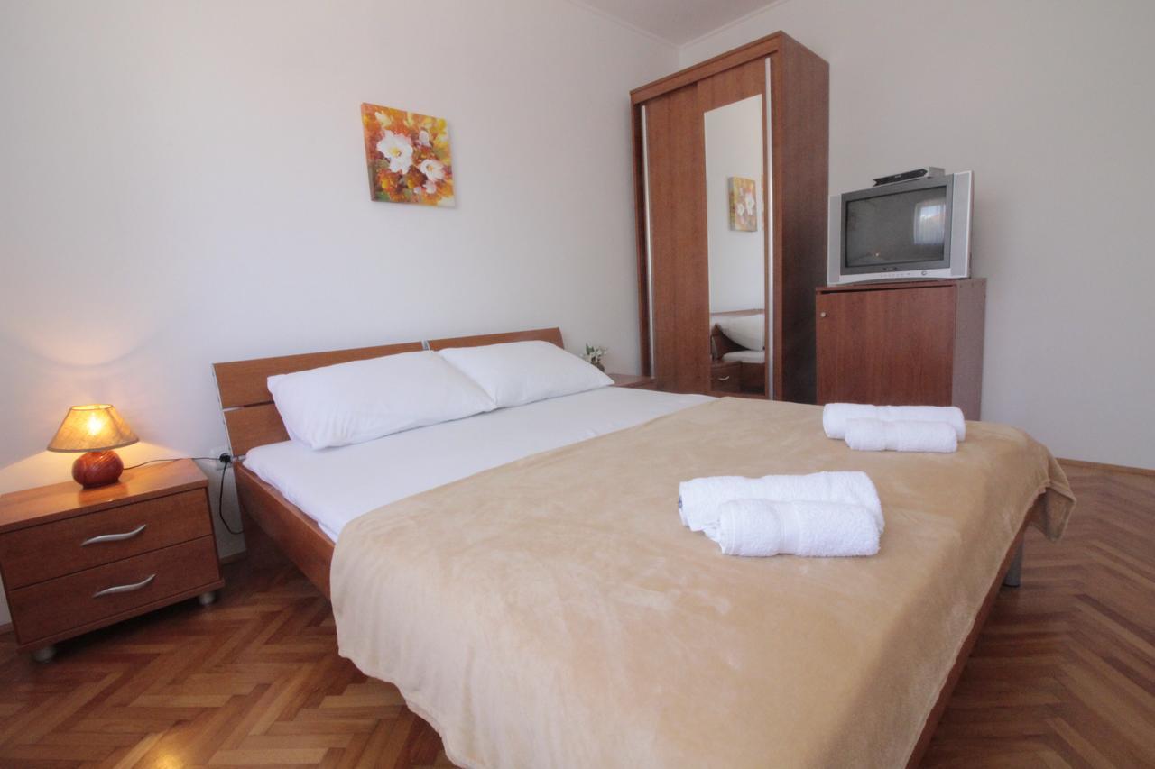 Studios & Rooms Fiesta Новалья Экстерьер фото